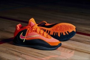 米乐APP-Freak 7！字母哥个人第七代签名鞋正式亮相！